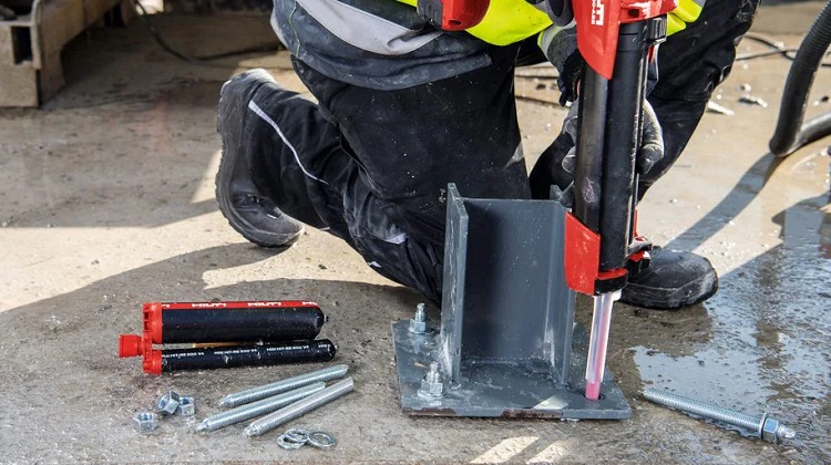 کاشت انکر بولت